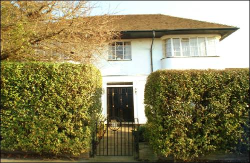 086 Ossulton Way